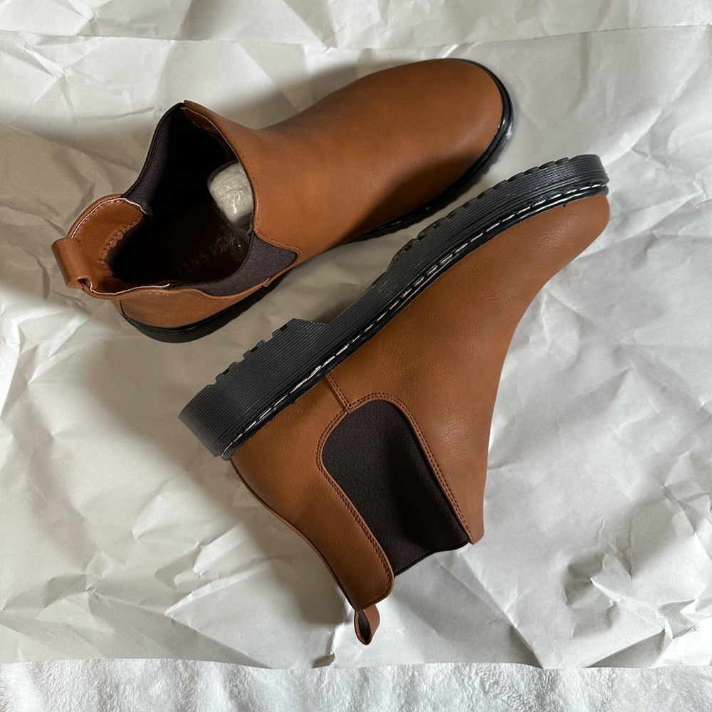 Chelsea Boots (no brand)